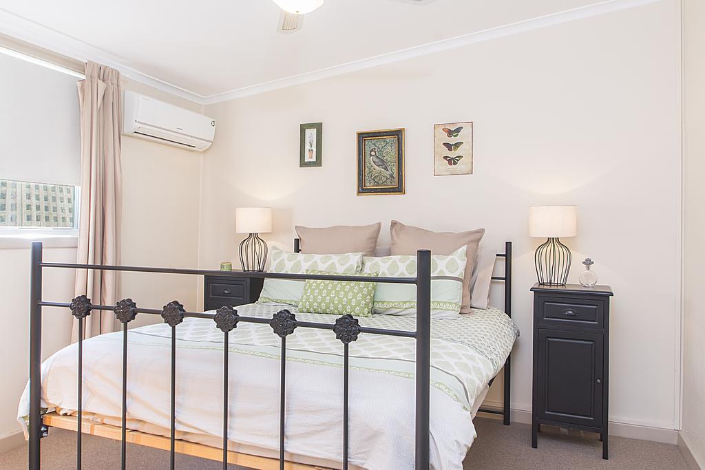 Stoneleigh Cottage Bed And Breakfast Angaston Exterior photo